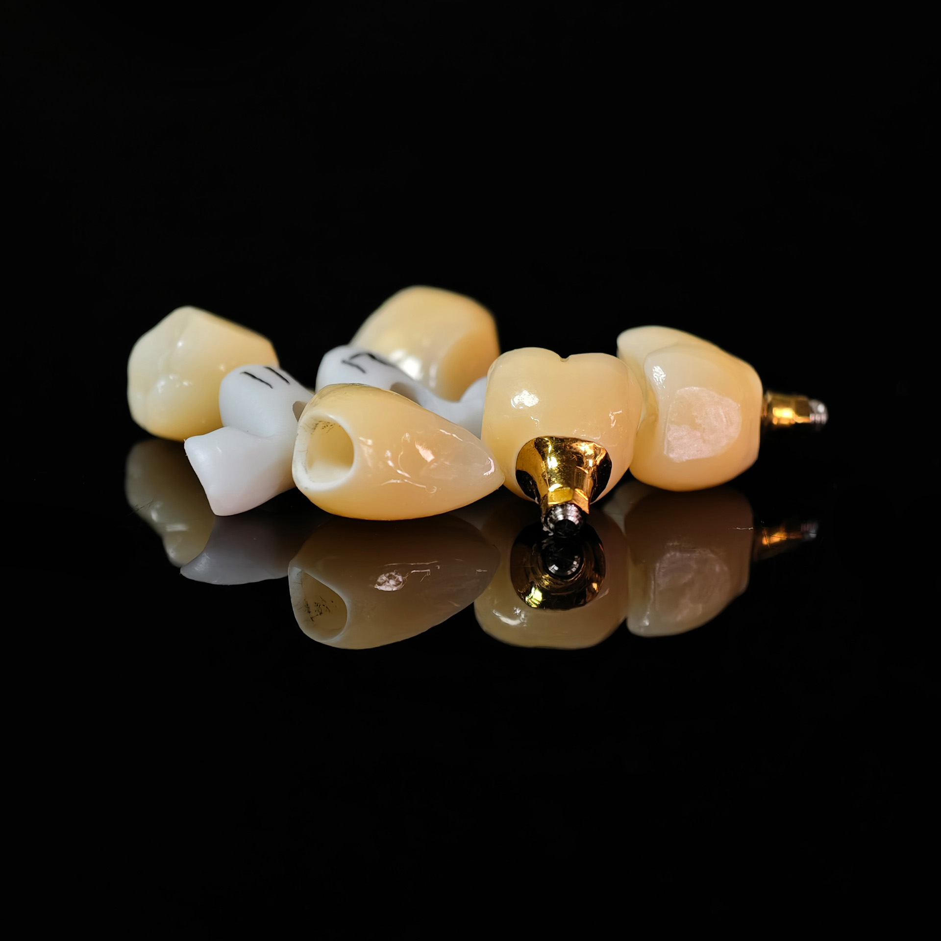 Zirconia crowns with gold-plat