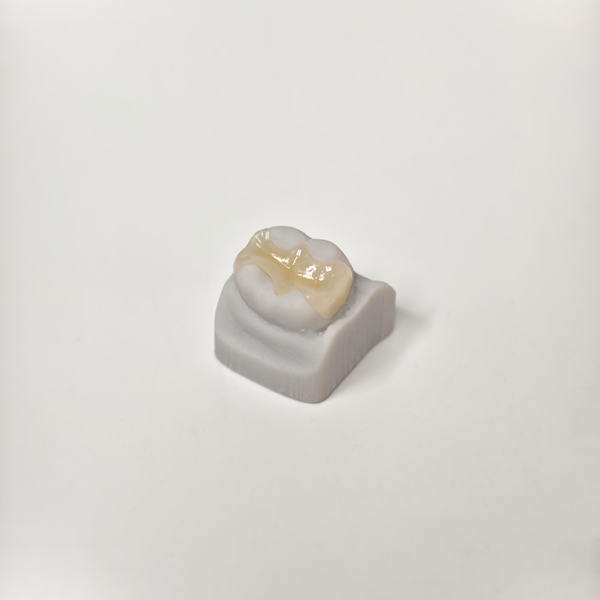 full-zirconia laying